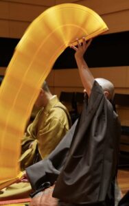 大般若転読の様子